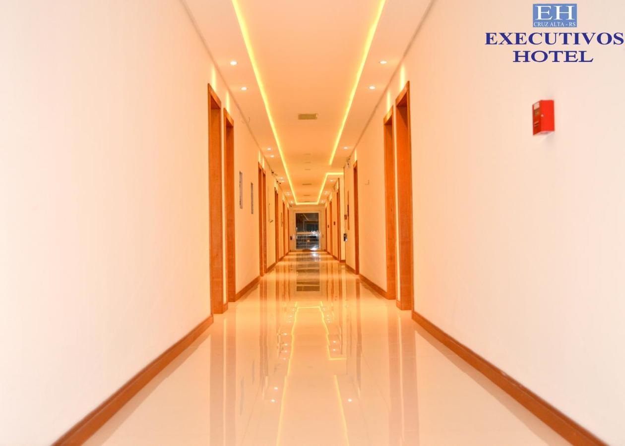 Executivos Hotel Круз Алта Екстериор снимка