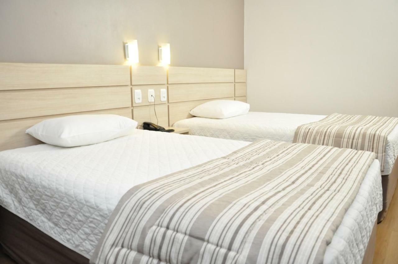 Executivos Hotel Круз Алта Екстериор снимка