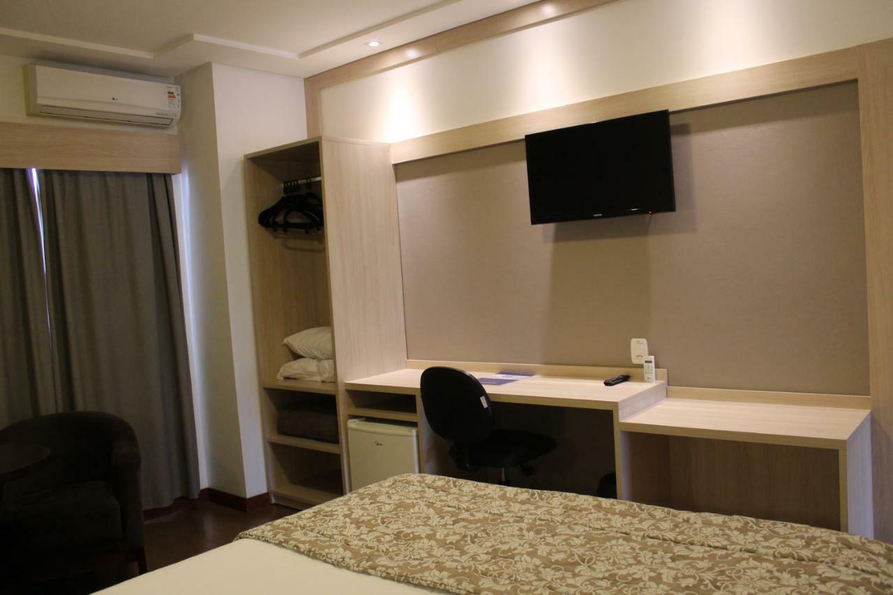 Executivos Hotel Круз Алта Екстериор снимка