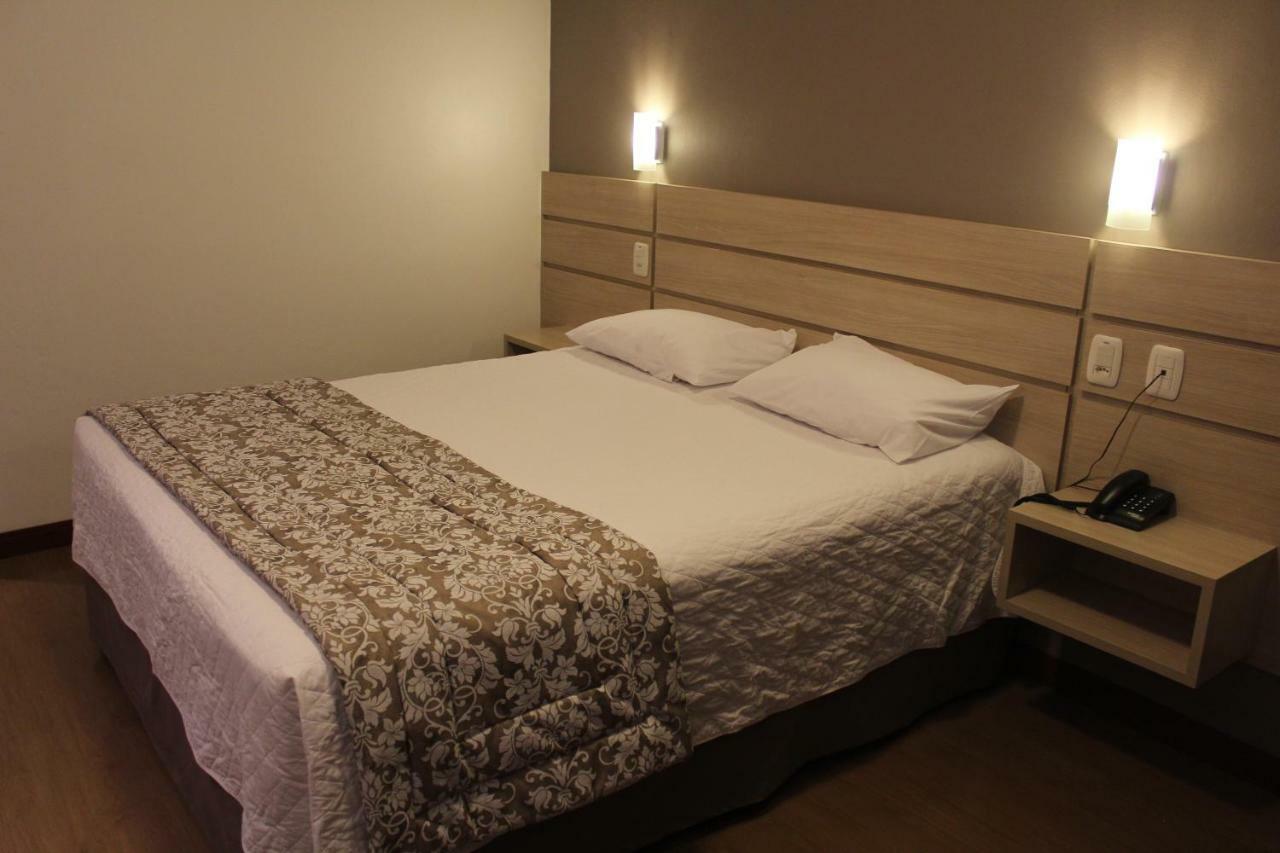 Executivos Hotel Круз Алта Екстериор снимка